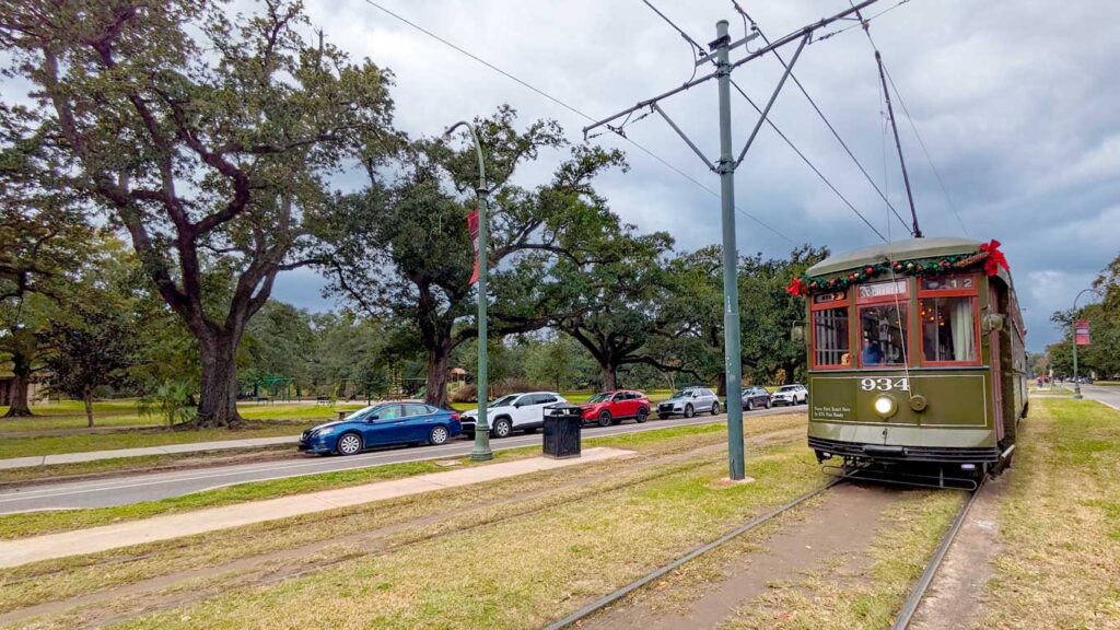 st-charles-streetcar-new-orleans