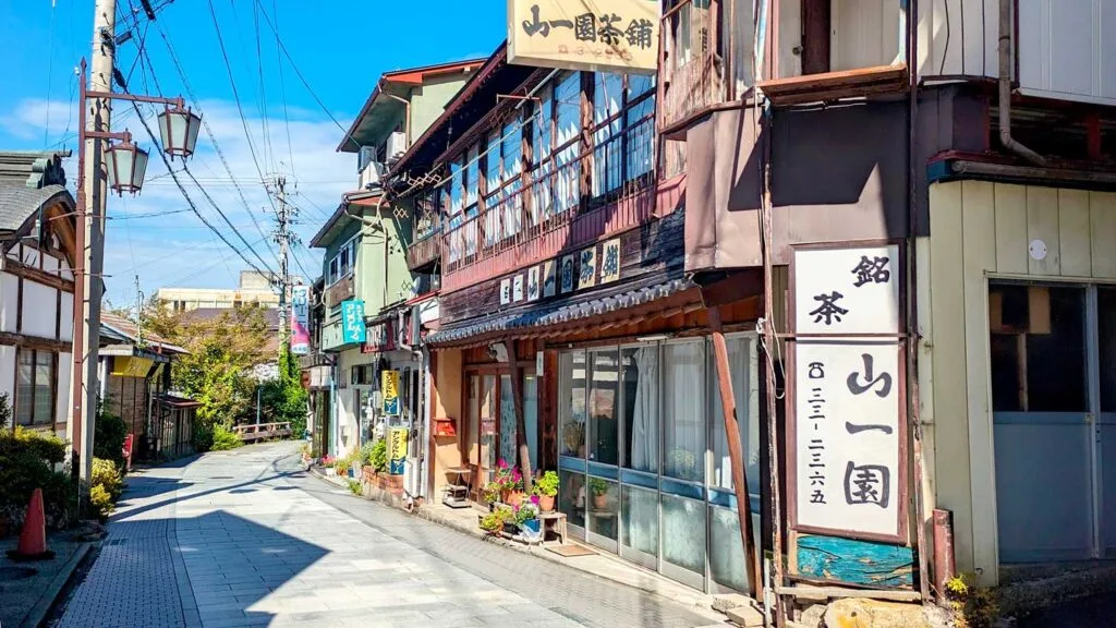 yamanouchi-shibu-onsen-japan-closest-town-no-english