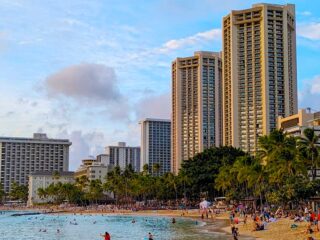 one-week-in-o'ahu-afternoon_tea_reads_featured_image