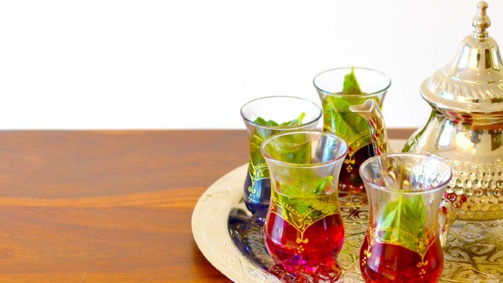how to make moroccan mint tea recipe featured-image